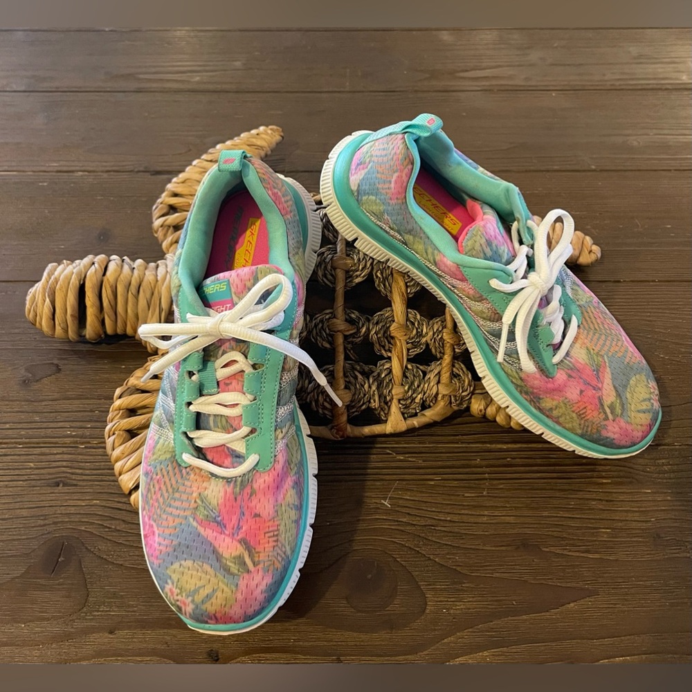 Skecher Womens Flex Sole Tropical Print Sneakers Size 7